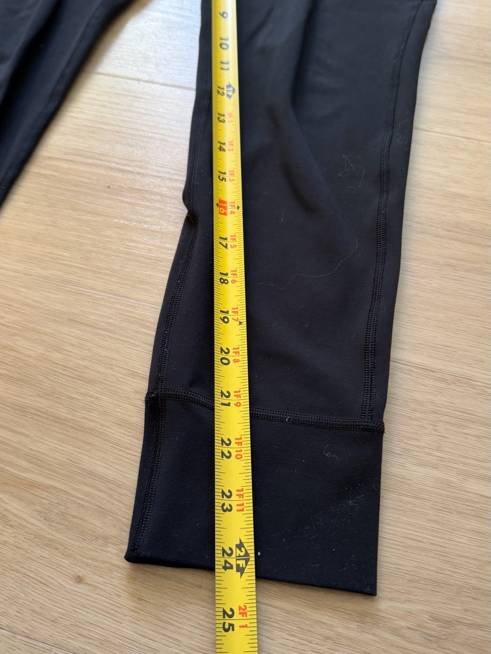 Vuori Black Women's Track Joggers - Picture 5 of 9